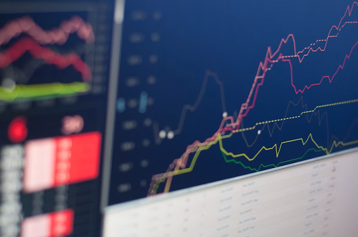 Comment la liquidité bancaire affecte-t-elle la volatilité des actifs financiers modernes ?